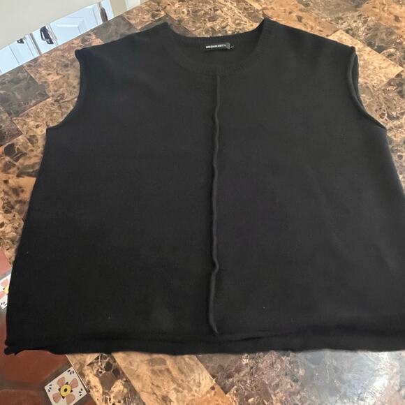 Merokeety Sleeveless Sweater Top - Picture 4 of 9